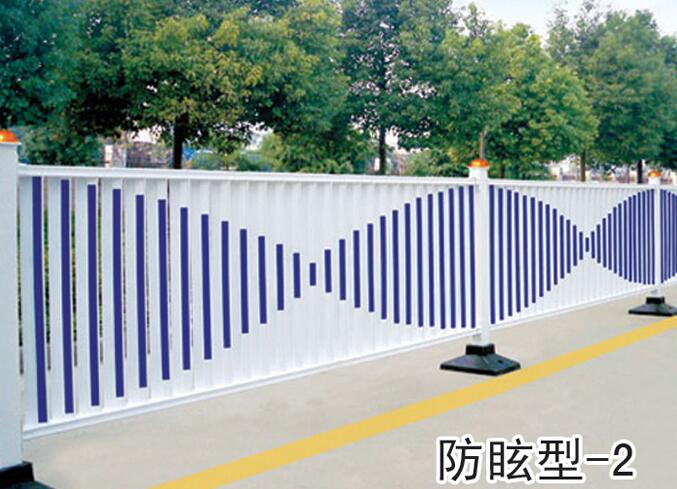 道路護(hù)欄廠家提醒護(hù)欄的安裝細(xì)節(jié)